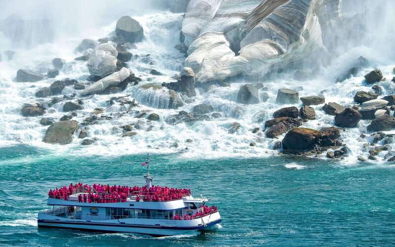 From Montreal: Toronto, Niagara Falls & 1000 Islands Tour - Niagara Falls from the water or the air