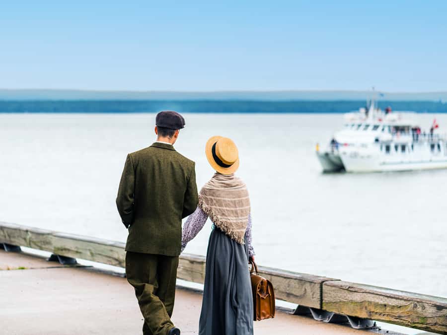 From Quebec City: Grosse Île Tour & Cruise + Bus Transfer - A relaxed cruise on the St. Lawrence River