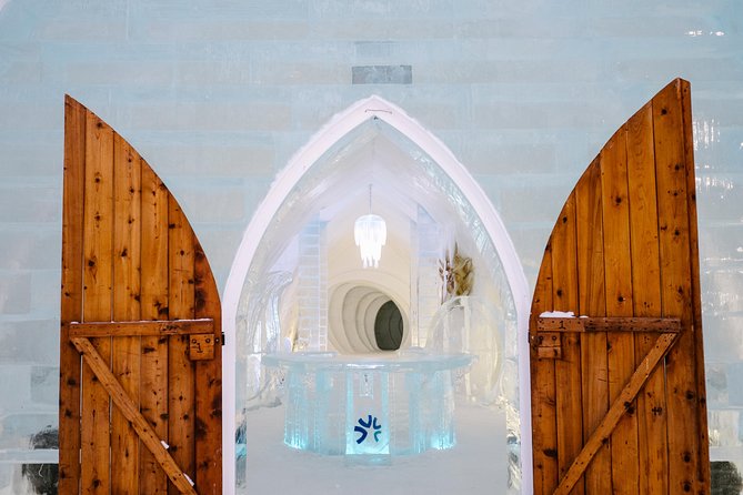 From Quebec city: Ice Hotel Visit and Transportation - The 45-minute ride from Quebec City