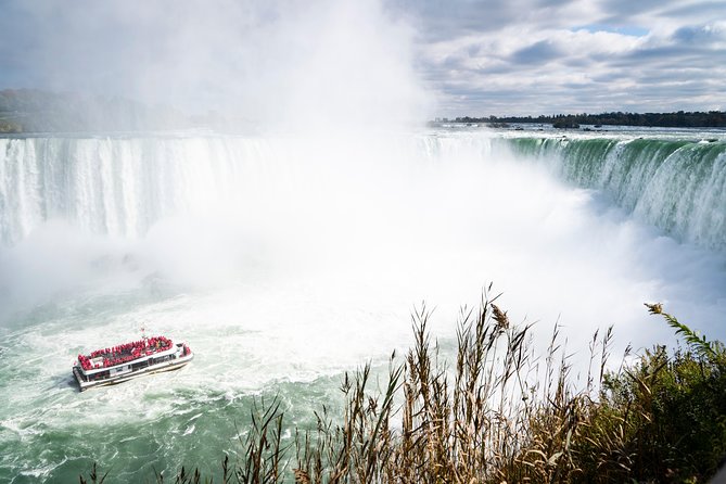 FROM TORONTO: Niagara Day Tour w/ Niagara on the Lake & Boat Ride - From downtown Toronto to the Niagara River