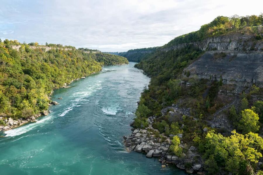 From Toronto: Niagara Falls Bus Tour with Boat Cruise - Choosing the Hornblower boat cruise