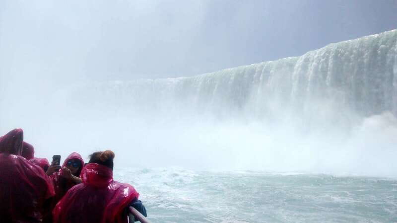 From Toronto: Niagara Falls Full-Day Tour - Maple Leaf Place and the maple syrup stop
