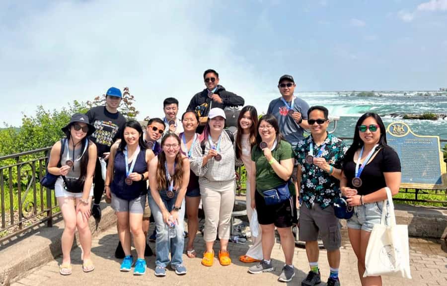 From Toronto: Niagara Falls Tour + Boat Ride and/or Journey - Guides who keep a busy day under control