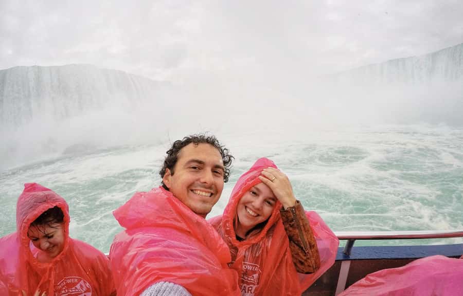 From Toronto: Niagara Falls Tour + Boat Ride and/or Journey - Maple Leaf Place and the Canadian maple stop
