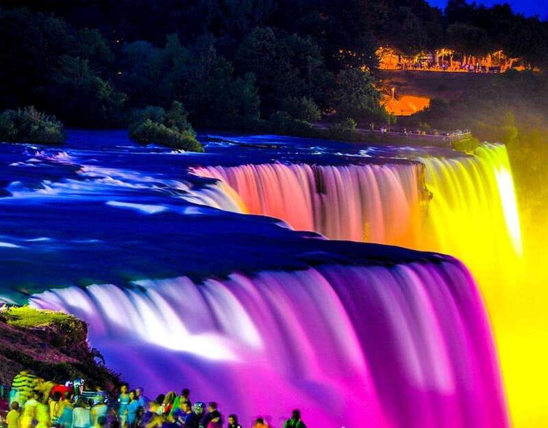 From Toronto: Niagara Falls Tour with Journey & Dinner - Table Rock and the Horseshoe Falls