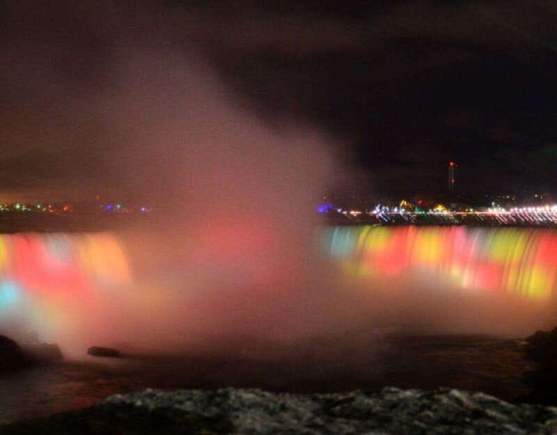 From Toronto: Niagara Falls Tour with Journey & Dinner - Forty-five minutes in Niagara-on-the-Lake