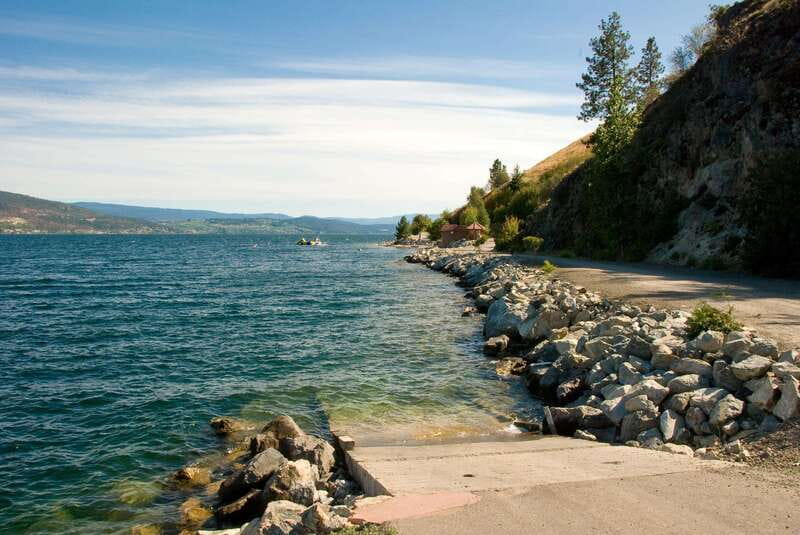 From Vancouver: 4-Day Kamloops, Yoho and Banff National Park - Day 1: Winery, Kalamalka Lake, and Salmon Arm