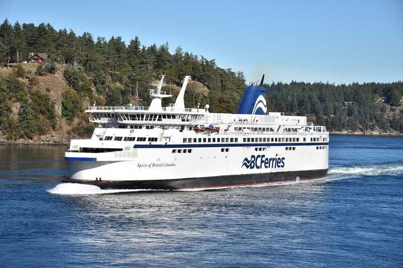 From Vancouver: Full-Day Victoria Tour with Ferry Ticket - Forty-Five Minutes at the Inner Harbour