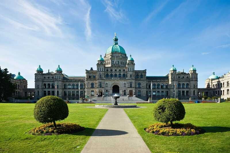 From Vancouver: Full-Day Victoria Tour with Ferry Ticket - A Ten-Minute Stop at Mile Zero