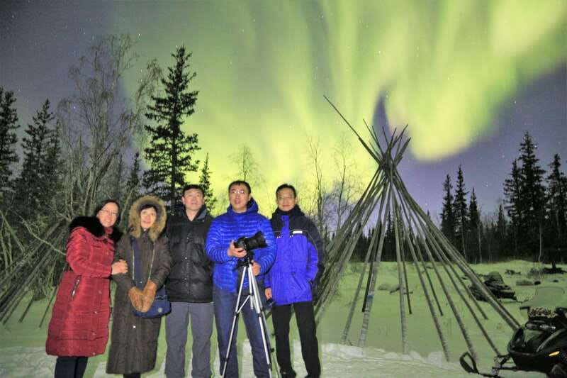 From Yellowknife: Northern Lights Bus Tour with Photos - Three stops, cold air, and the value of the bus