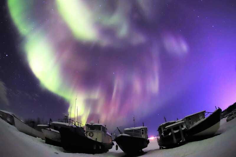 From Yellowknife: Northern Lights Bus Tour with Photos - Small details that make the night better