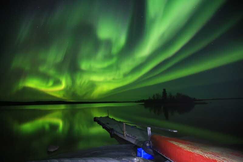 From Yellowknife: Northern Lights Bus Tour with Photos - Should you book the Northern Lights Bus Tour?