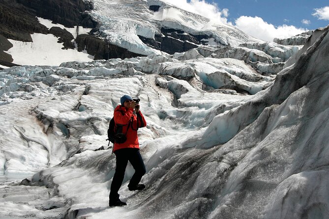 Full Day Guided Glacier Hike on The Athabasca with IceWalks - Key points at a glance
