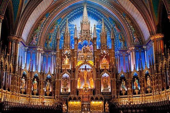 Greater Montreal 5-hour VIP Guided City Tour - City Hall, banking history, and Maisonneuve