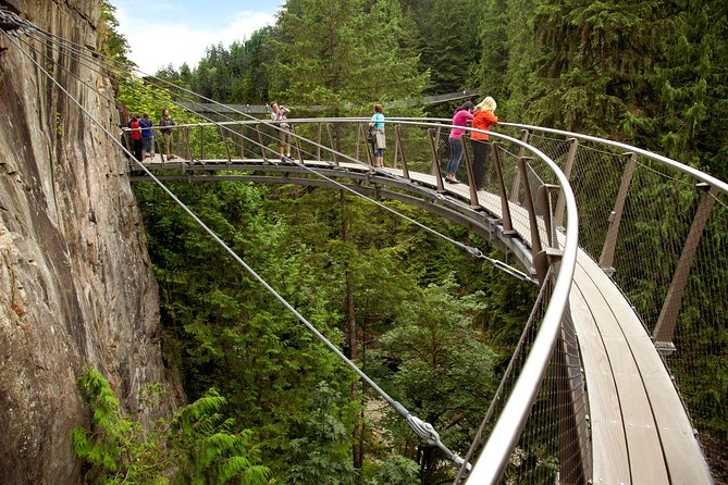 Grouse Mountain & Capilano Bridge Tour with Fish Hatchery - Weather, clothing, and timing advice