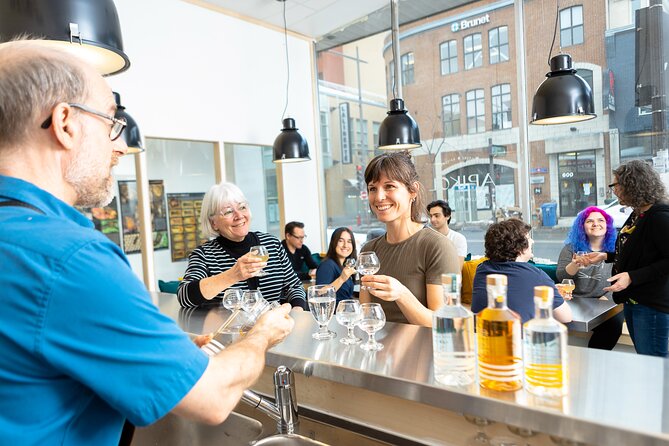 Guided tour « from the bee to the bottle » with tasting - English - Key points about Apikol’s bee-to-bottle visit