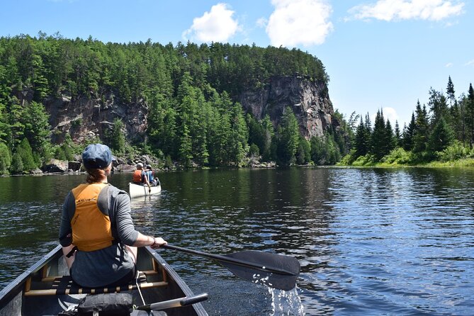Guided Tours Algonquin Park - Guides Paige and Rowan shape the day