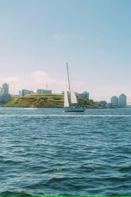 Halifax: Best of Halifax Harbour Tour - The city’s Titanic connection from the water