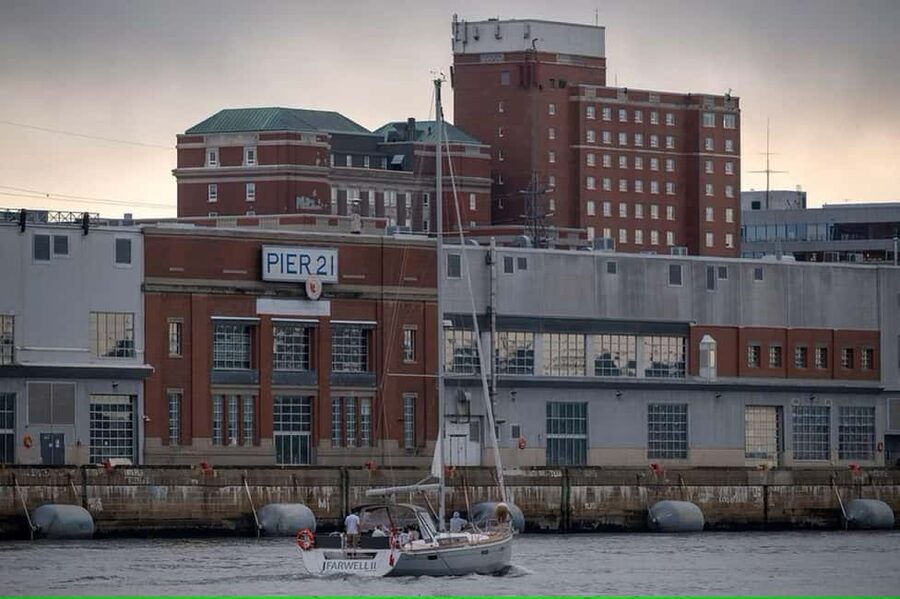Halifax: Best of Halifax Harbour Tour - Who should book the J Farwell sailing tour?