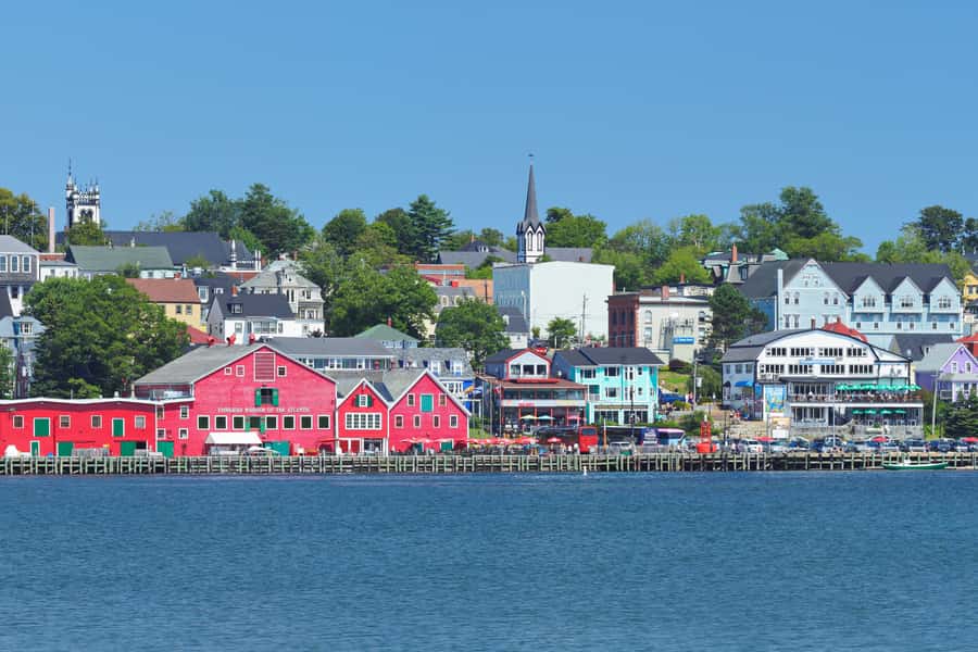 Halifax: Lunenburg and Mahone Bay Private Tour - Leaving Halifax with a private driver