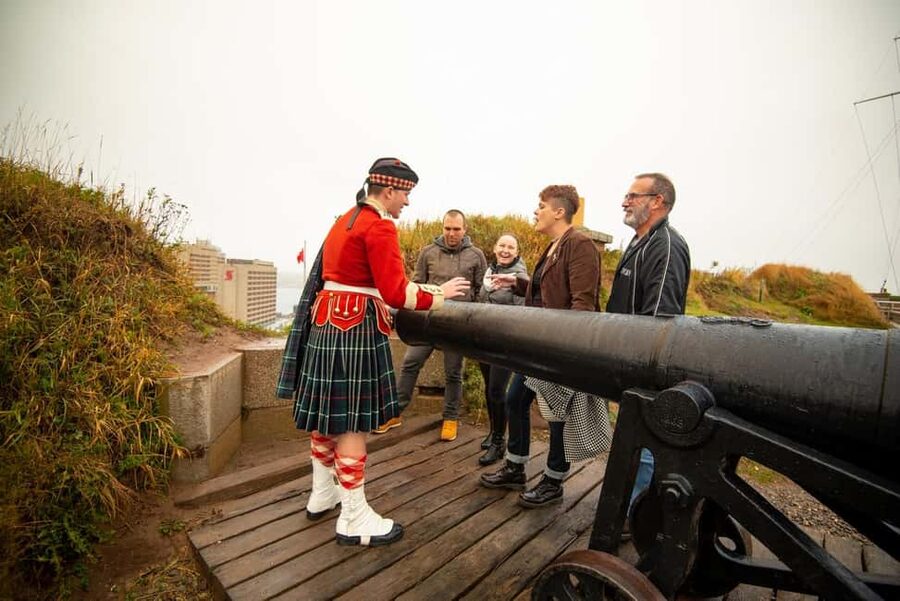 Halifax: Peggy's Cove, Citadel and Titanic Cemetery Tour - Who should book this Halifax outing?