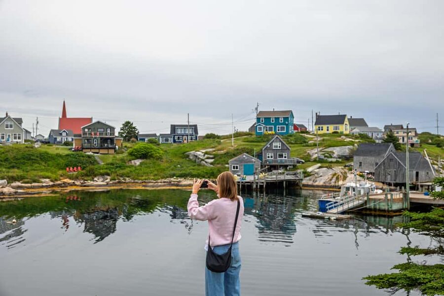 Halifax: Peggy's Cove, Citadel and Titanic Cemetery Tour - Why this four-hour Halifax tour works