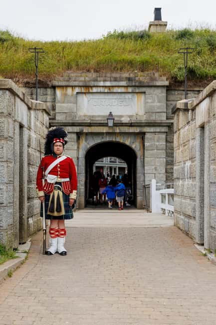 Halifax: Peggy's Cove, Citadel and Titanic Cemetery Tour - Citadel Hill: cells, alleyways, and Halifax’s military past