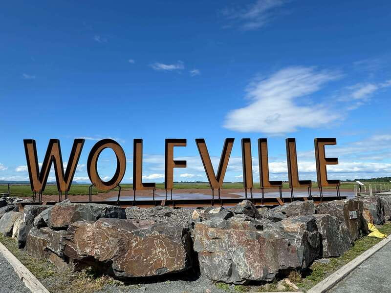 Halifax: Peggy's Cove, Lunenburg, and Annapolis Valley Tour - Key points at a glance