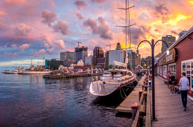 Halifax: Peggy's Cove Small Group Night Tour with Dinner - Key points at a glance