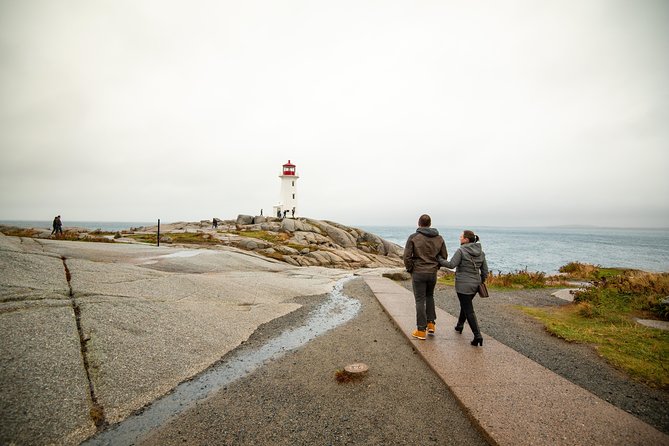 Halifax Premium Tour: Peggy's Cove, Citadel & Titanic Cemetery - The guides make the biggest difference