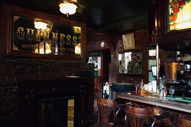 Haunted Montreal Pub Crawl - Walking, stairs, and group size
