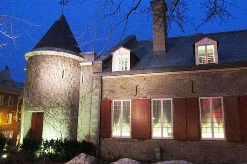 Haunted Old Montreal Ghost Walking Tour - What the theatrical style adds