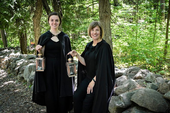 Haunted Walk Experience at the Mackenzie King Estate - Meeting the cloaked guide at parking lot P6