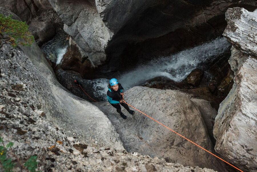 Heart Creek Canyoning tour - Beginner friendly - Near Banff - Slides and the hike back to the cars