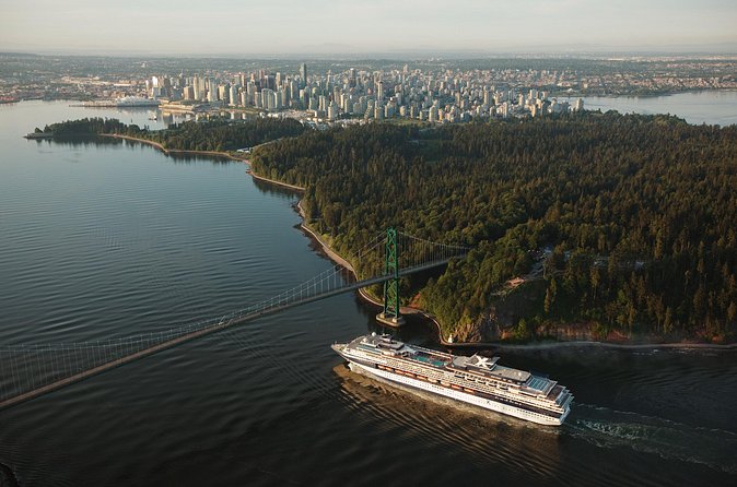 Helicopter Tour of Vancouver City (Depart SKY Hangar) - Lions Gate Bridge from above