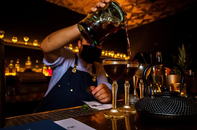 Hidden Cocktail Crawl in Chinatown - Who should book this evening