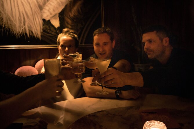 Hidden Cocktail Crawl in Chinatown - Stop one: 1970s Hong Kong style at the opening lounge