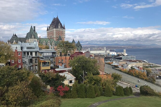 Historic District of Old Quebec walking tour (3h) - Starting at Sainte-Anne Street and Parliament