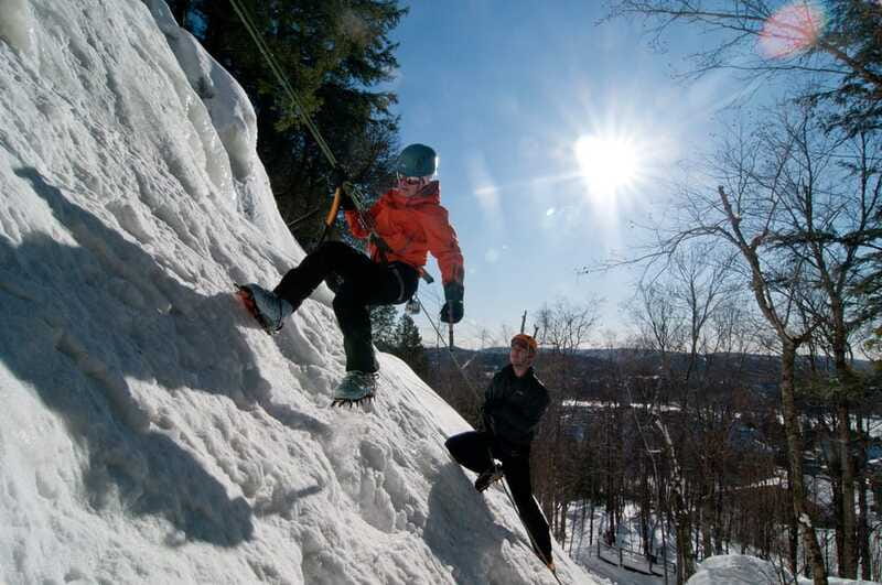 Ice Climbing Initiation in Mont-Tremblant - The guides make the difference