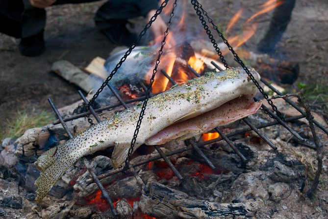 Intro Survival Course Rockies - Spending the night in your own survival shelter