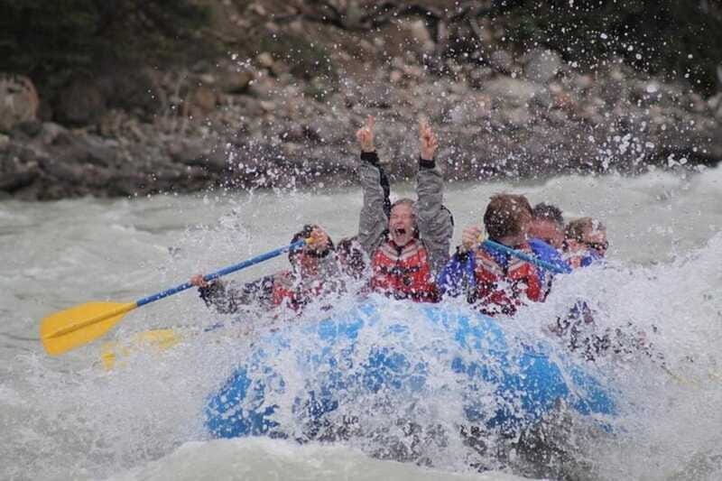 Jasper: Athabasca River Mile 5 Whitewater Rafting Tour - Four or five Class II rapid sections