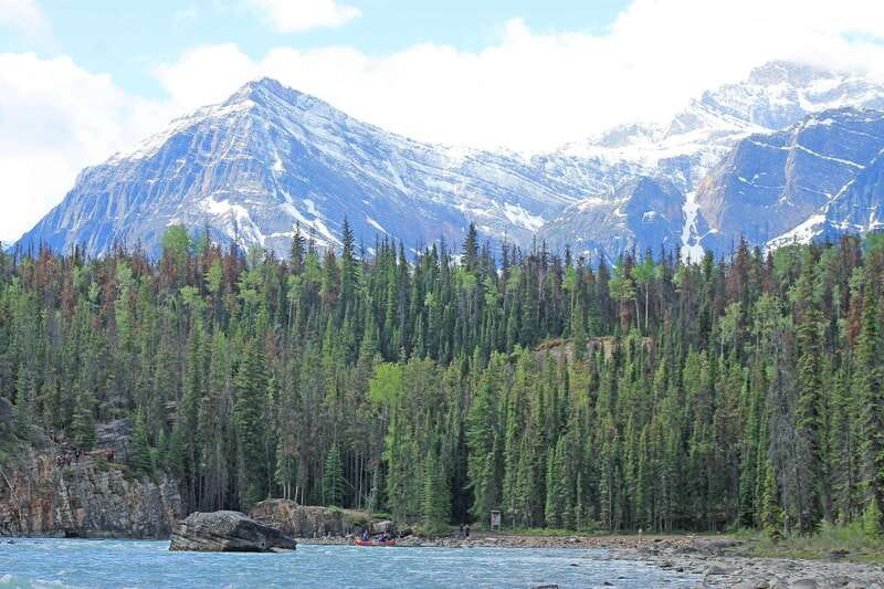 Jasper: Canyon Run Family Whitewater Rafting - What the guides add to the trip