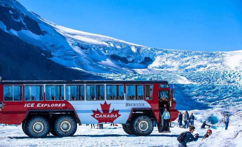 Jasper: Columbia Icefield Skywalk and Ice Explorer Ticket - Arriving at the Columbia Icefield Discovery Centre