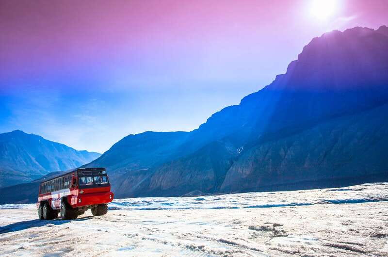 Jasper: Columbia Icefield Skywalk and Ice Explorer Ticket - How the guides shape the experience