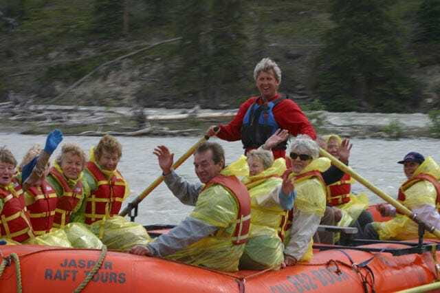 Jasper: Jasper National Park Easy 2-Hour Rafting Trip - Getting wet, staying comfortable, and taking photos