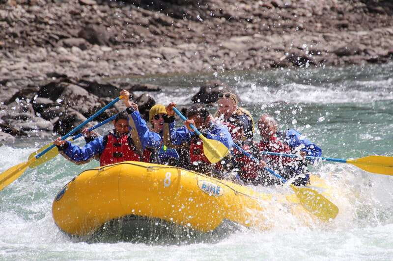 Jasper National Park: 2-Hour Whitewater Rafting - Wetsuits, boots, and the safety briefing