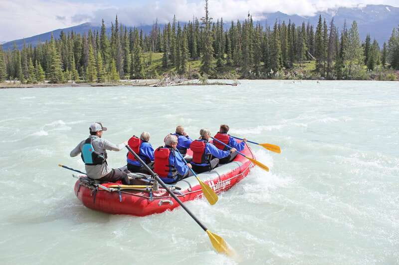 Jasper National Park Family Friendly Rafting Adventure - The 15-minute transfer to the Athabasca River