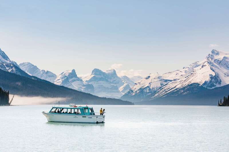 Jasper National Park: Maligne Lake Cruise With Guide - Reaching Maligne Lake from Jasper