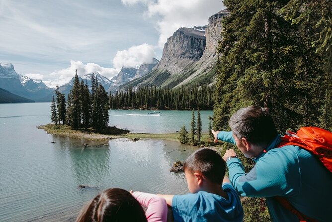 Jasper National Park Tour: Maligne Valley, Medicine Lake and Spirit Island - Timing, group size, and comfort