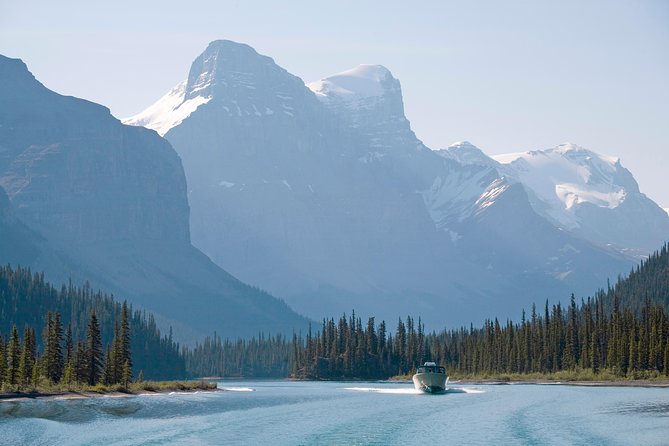 Jasper Wildlife & Sightseeing Tour with Maligne Lake Cruise - Maligne Lake and the Spirit Island cruise